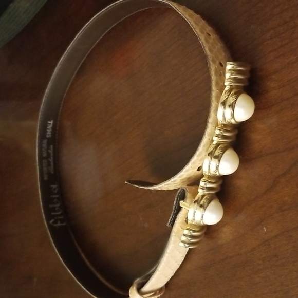 Fibbiol snakeskin belt.  Size small. Cream with golden pearl buckle - Picture 8 of 12